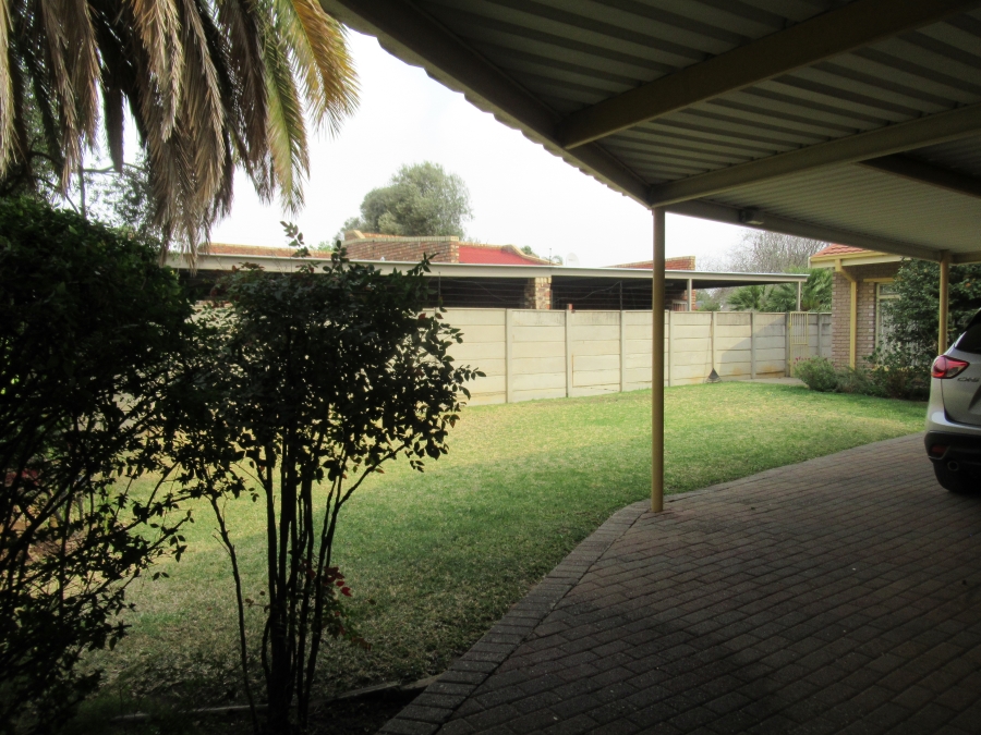 4 Bedroom Property for Sale in Riebeeckstad Free State